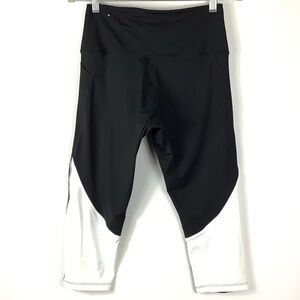 Pink Victoria's Secret Ultimate Crop Legging